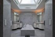 Badezimmer im Dachgeschoss