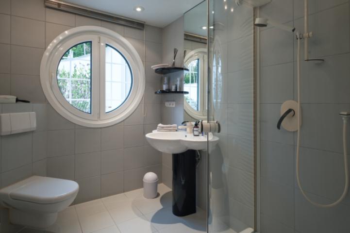Badezimmer im Erdgeschoss