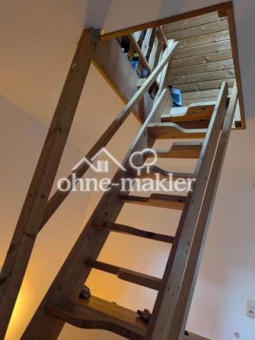 Treppe zum Dachgeschoss