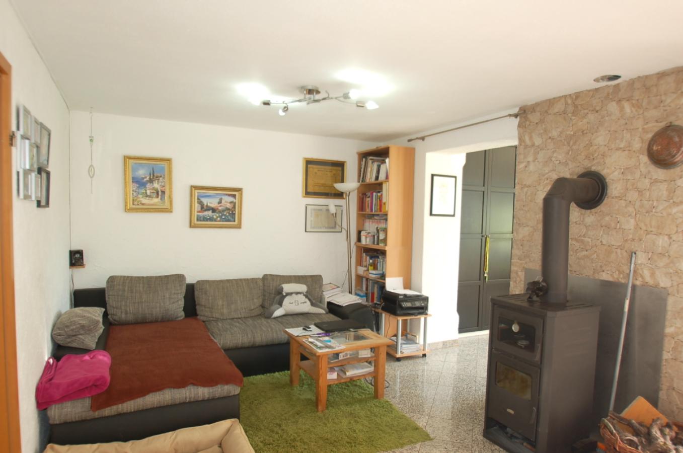 Wohnzimmer mit Kaminofen