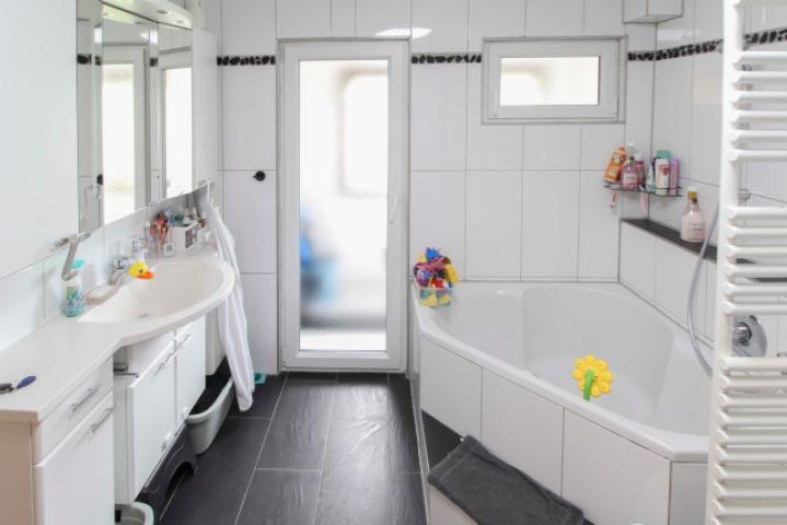 Badezimmer 2