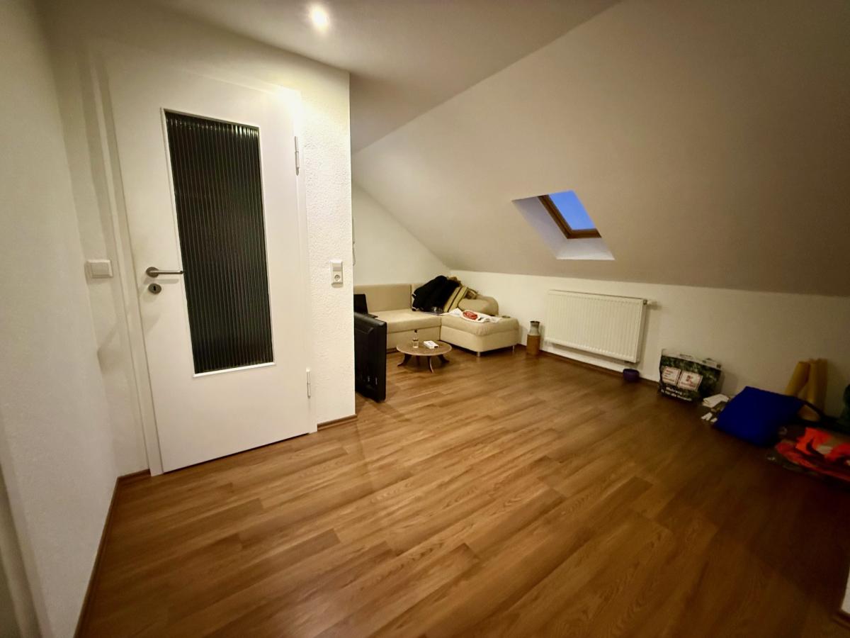 DG - Wohn-Arbeitszimmer