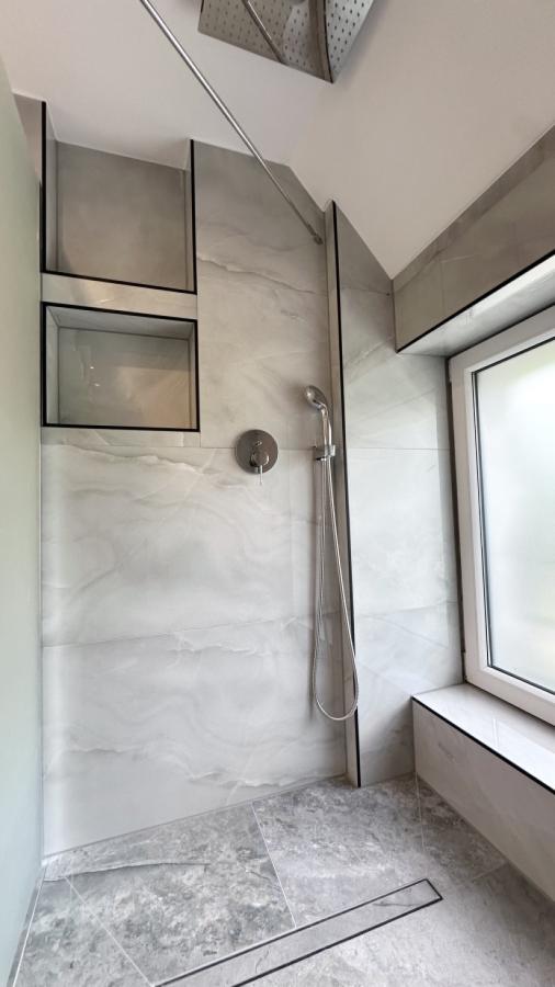 Dusche OG 