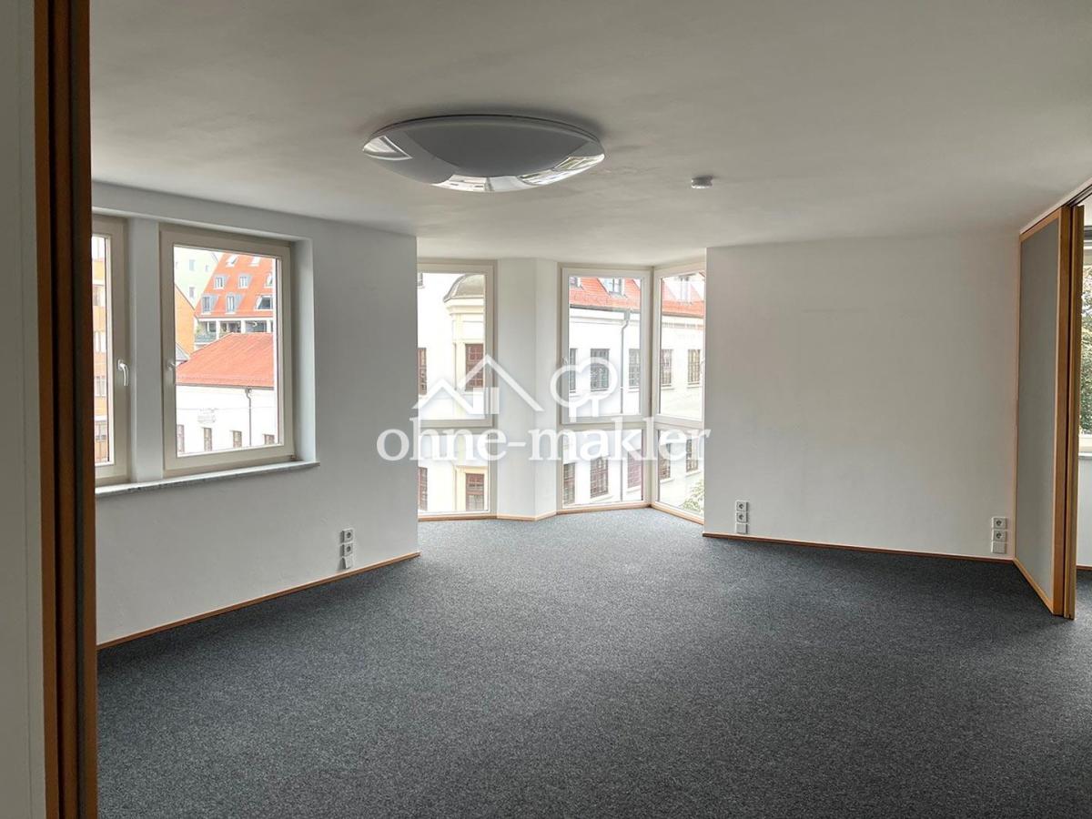 Raum 06 (Blick zum Glaserker)