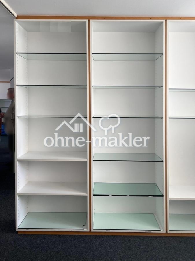 Einbauregale mit Glasböden