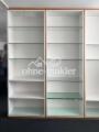 Einbauregale mit Glasböden