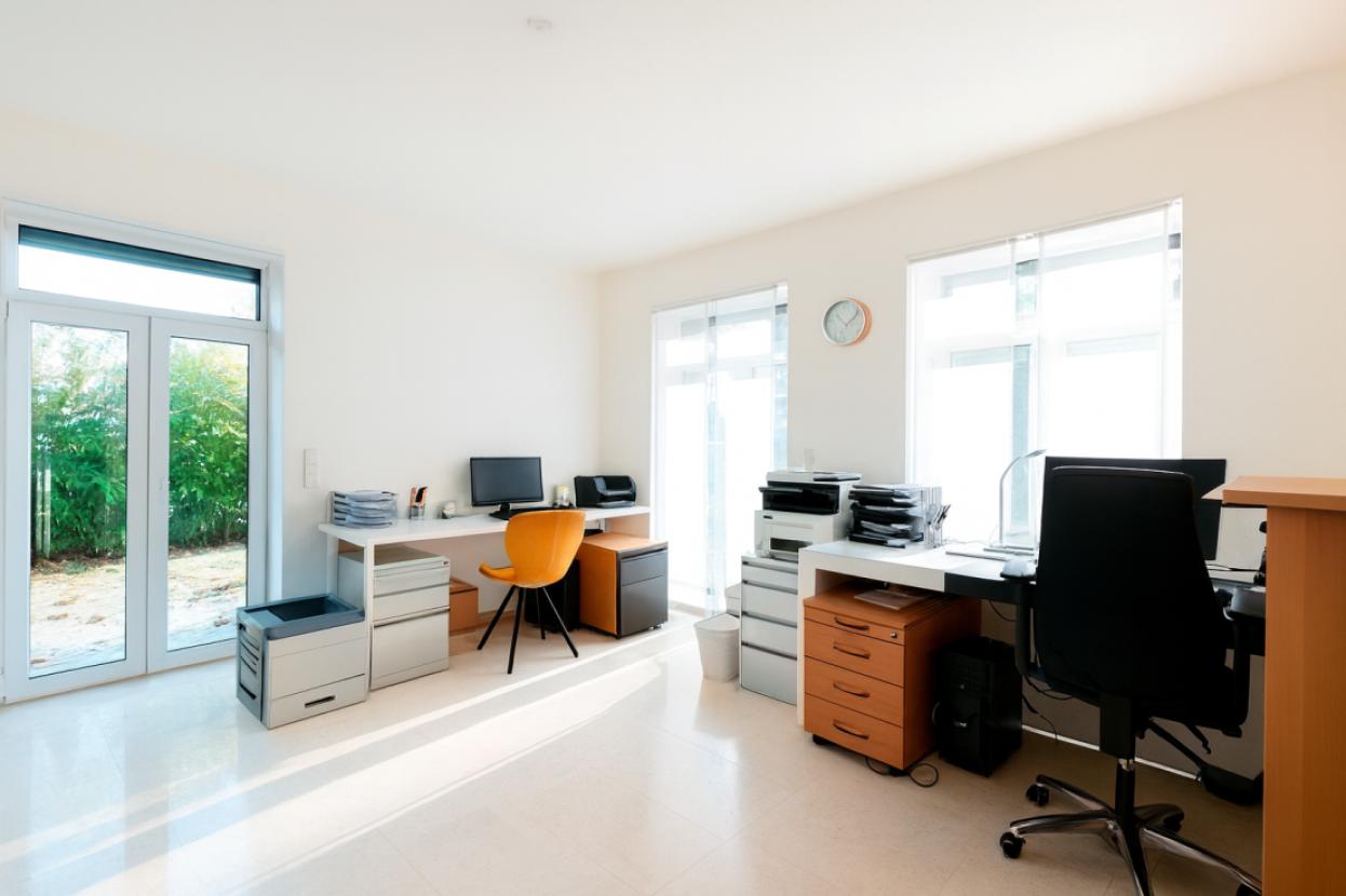 Büro EG