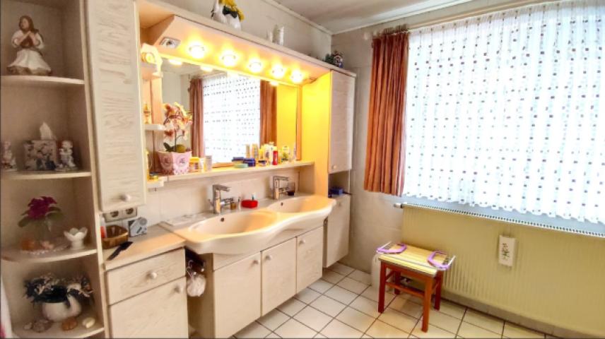 OG1 Badezimmer Ansicht 2