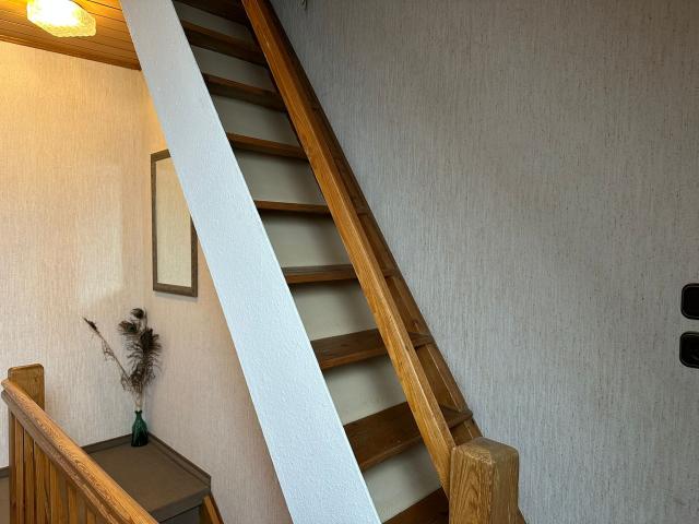 Treppe Zugang Spitzboden