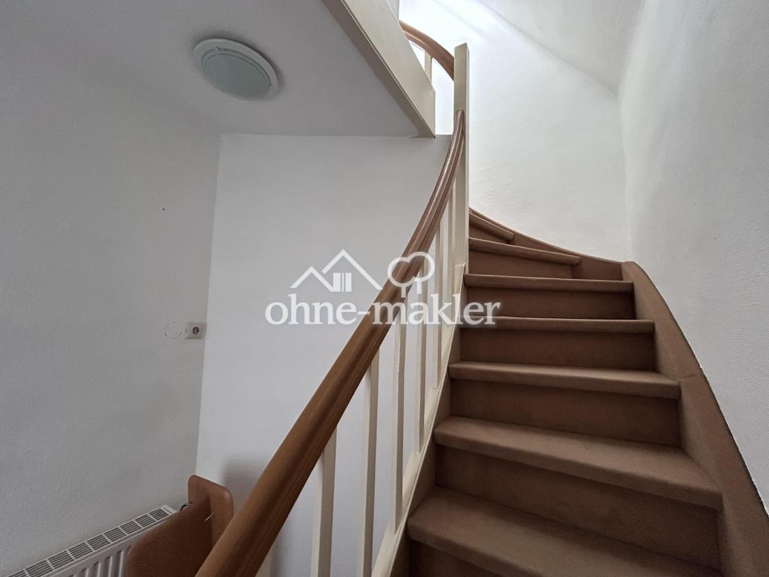 Aufgang Wohnung DG