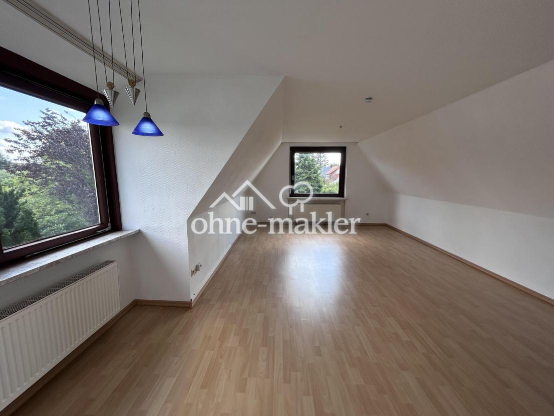 Wohn-/Esszimmer DG
