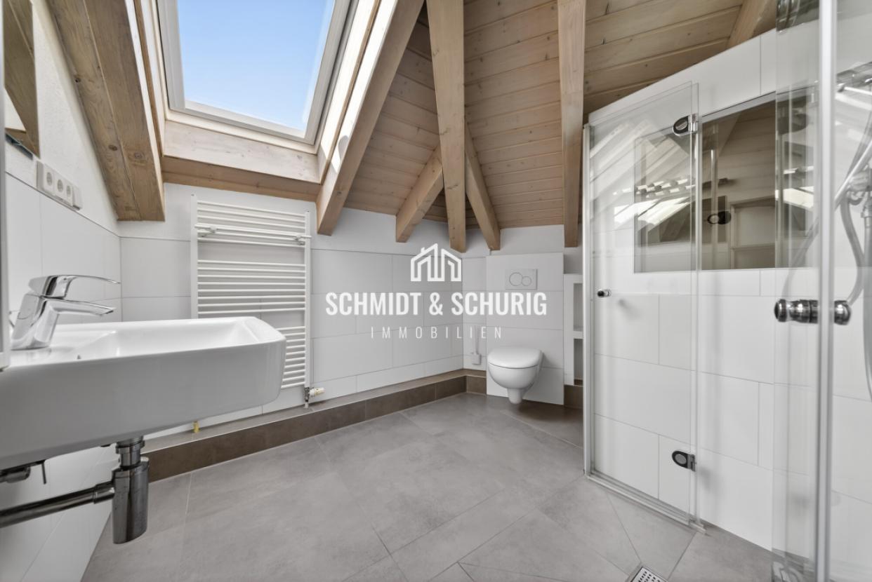 Badezimmer / Dachgeschoss