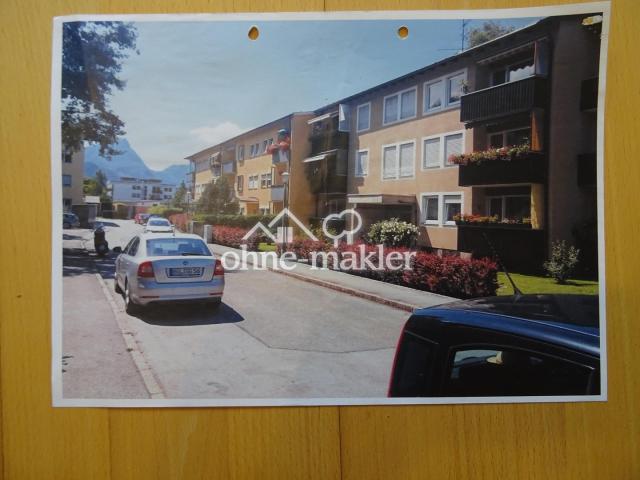 Zufahrtstr. mit Parken