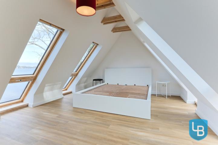 Lichtdurchflutetes Schlafzimmer II