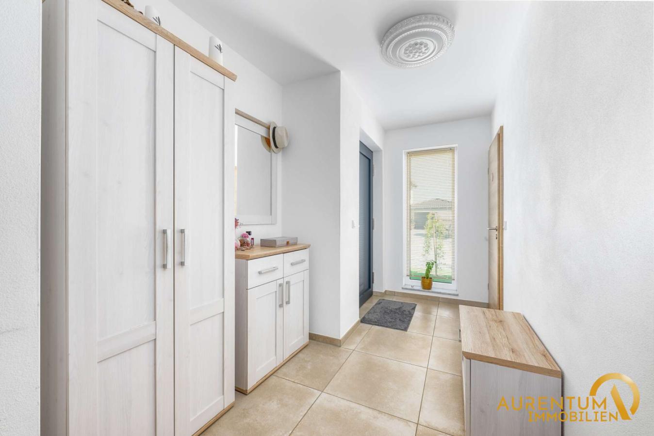 Eingang, Flur, Garderobe