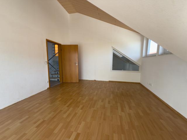 Schlafzimmer 1/3