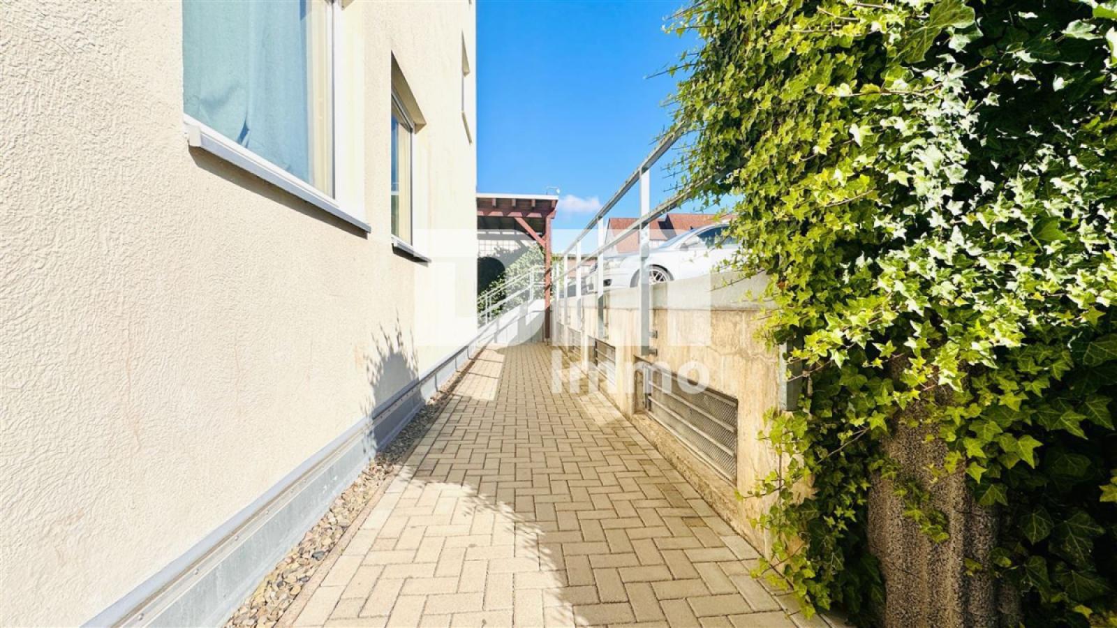 Barrierearmer Zugang zum Treppenhaus altengerecht