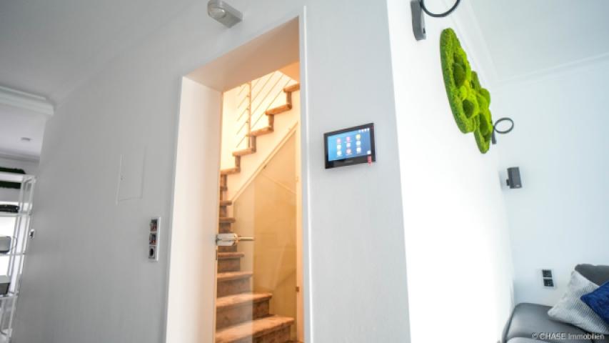 2.OG - Wohnung Flur, Tür zum DG