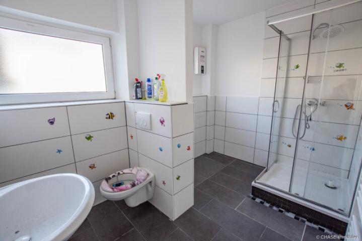 Badezimmer Ansicht 1