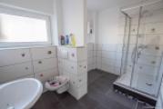 Badezimmer Ansicht 1