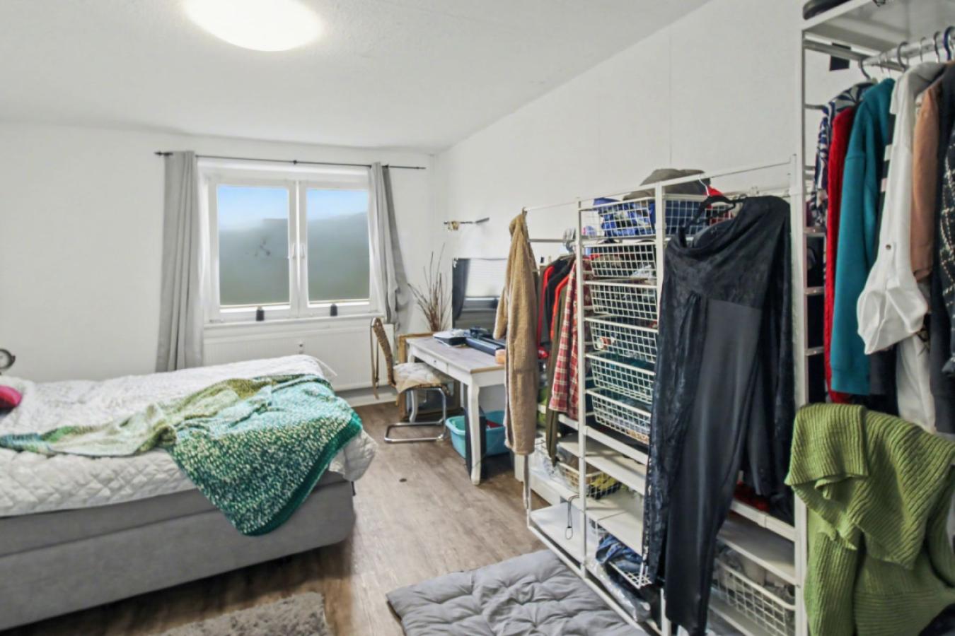 Schlafzimmer 4