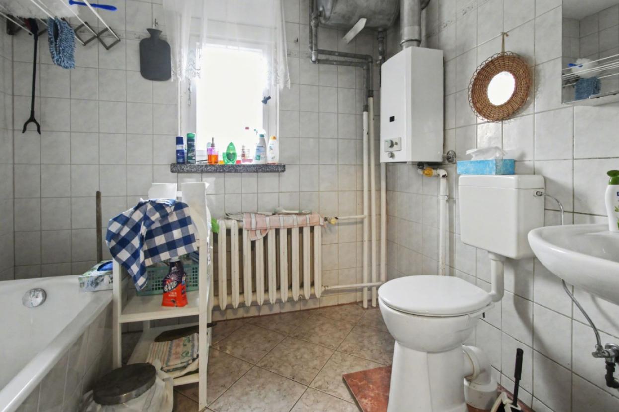 Tageslichtbadezimmer EG 01