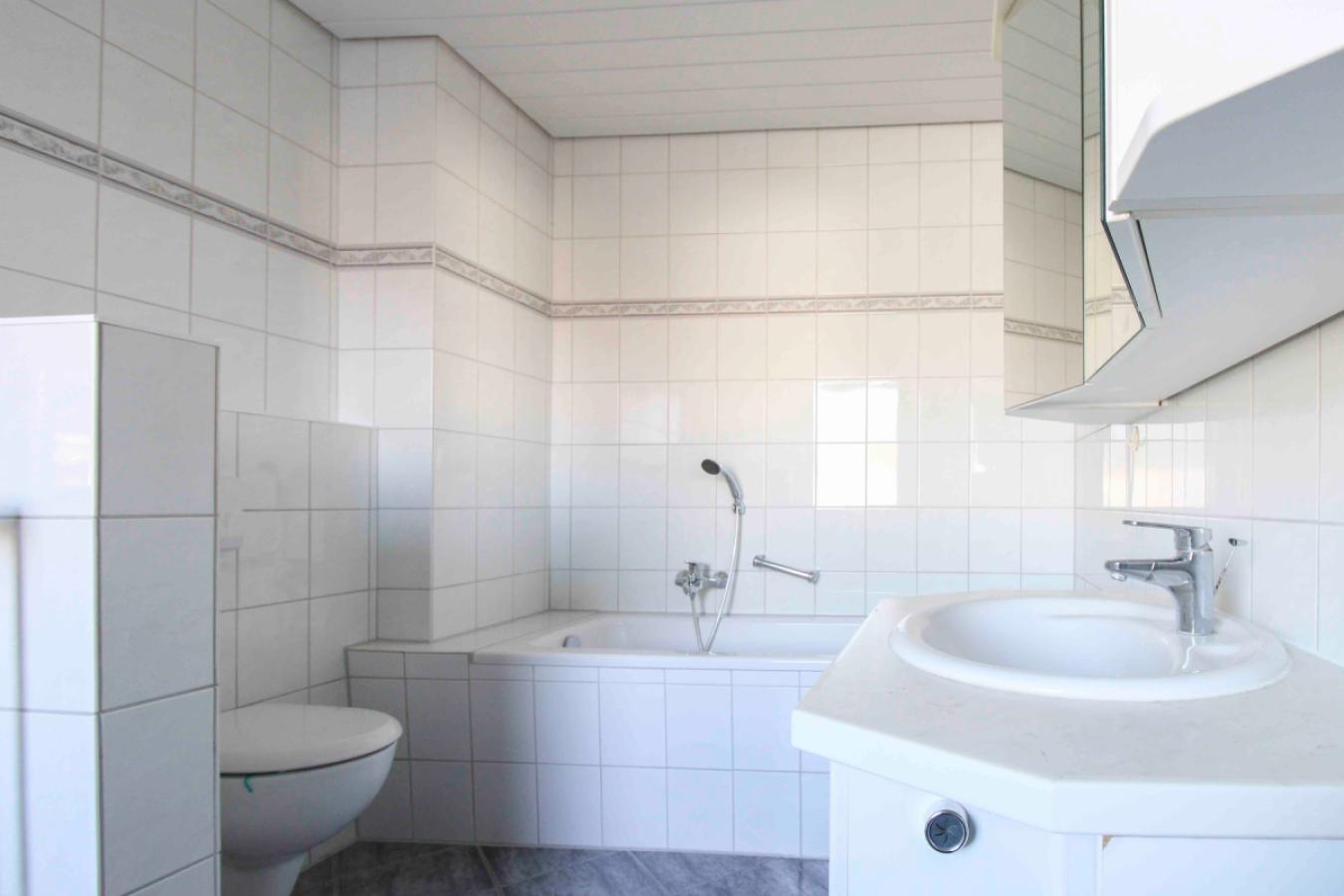 Badezimmer EG Bild 2