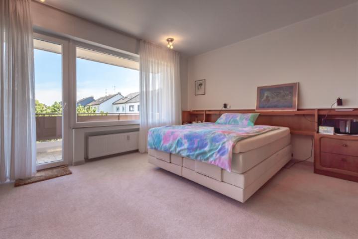 Ansicht Hauptschlafzimmer mit Balkonzugang
