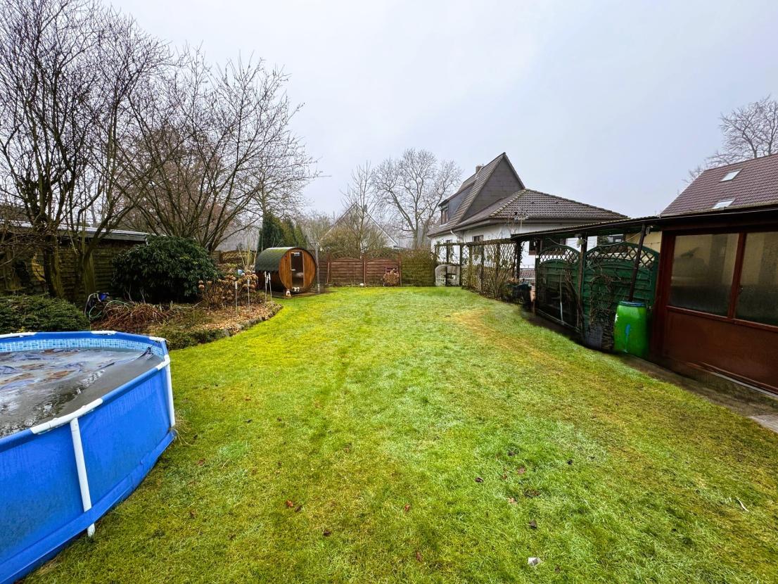 Grundstück von hinten