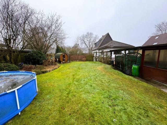 Grundstück von hinten