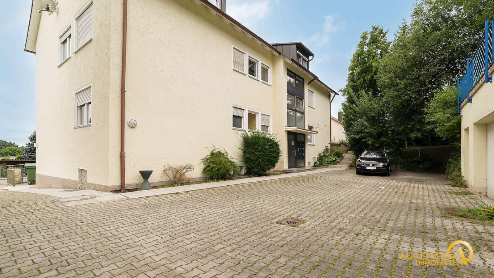 Haus Eingangsbereich / Hof