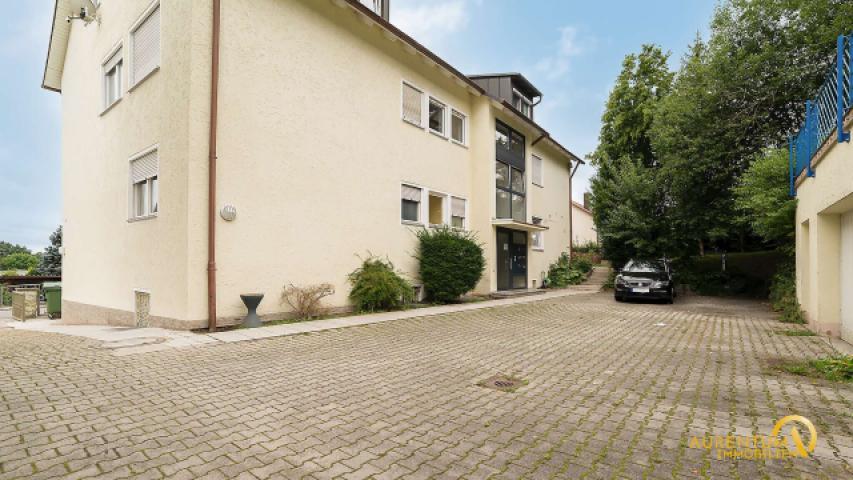 Haus Eingangsbereich / Hof