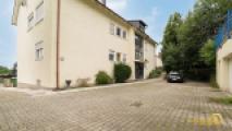 Haus Eingangsbereich / Hof