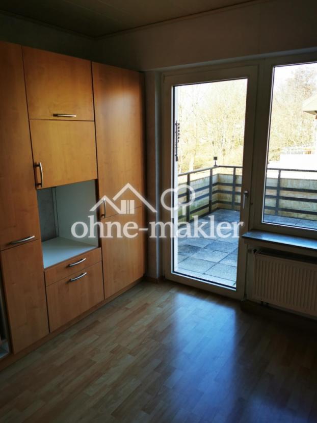 Küche mit Ausgang zur Terrasse