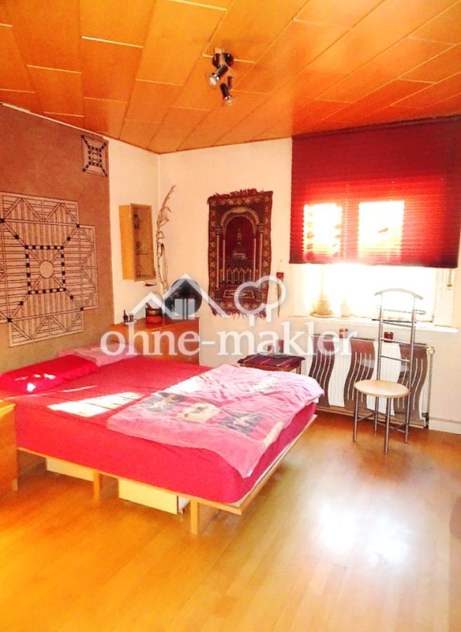 1 OG Schlafzimmer