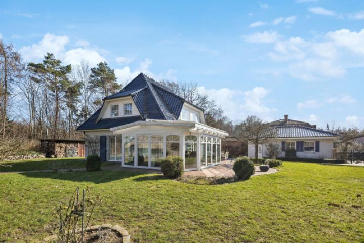 602691-B-backbonephoto-004