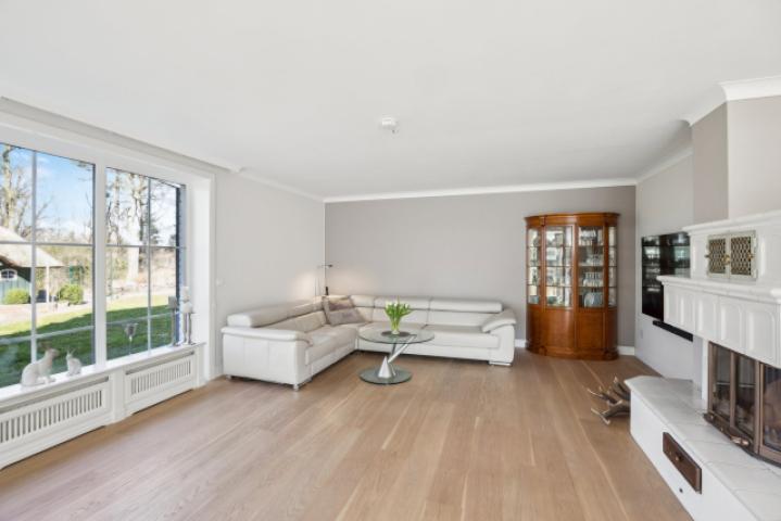 602691-B-backbonephoto-025