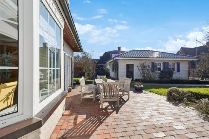 602691-B-backbonephoto-046