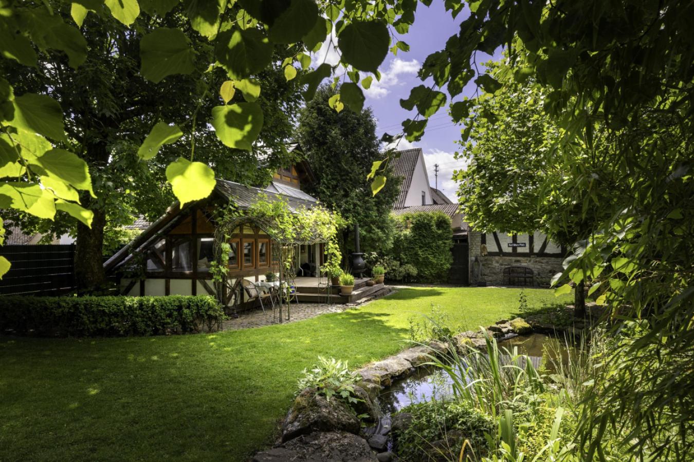 Wundervoller Garten mit Teich