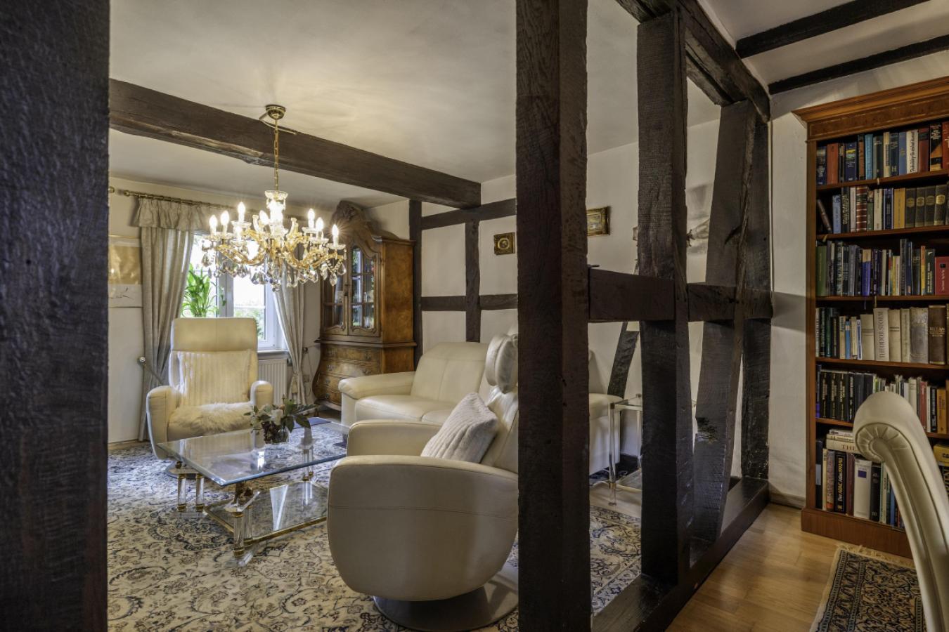 Offener Fachwerk-Raumtrenner