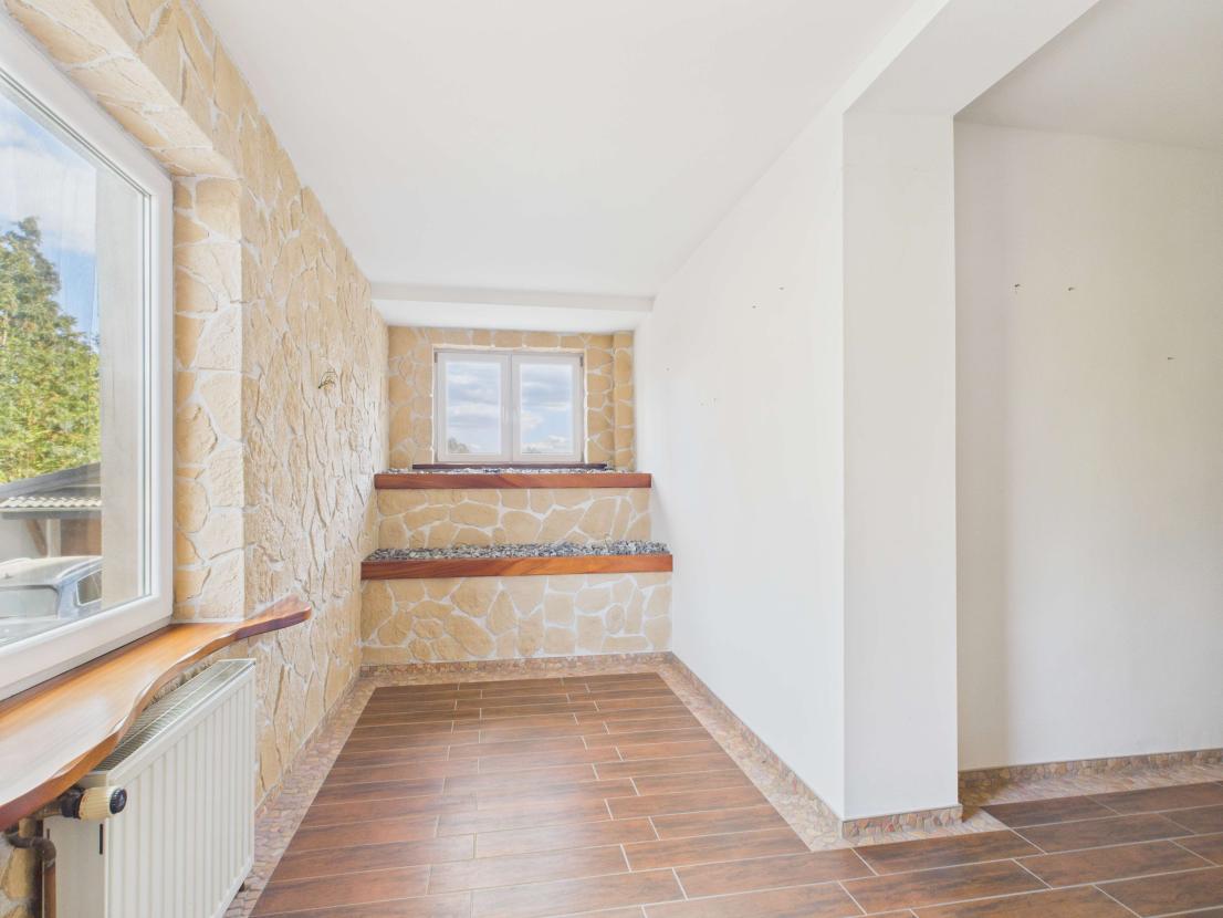 Eingangsbereich ZUm OG