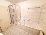 Vollbad mit Dusche, Wanne, WC