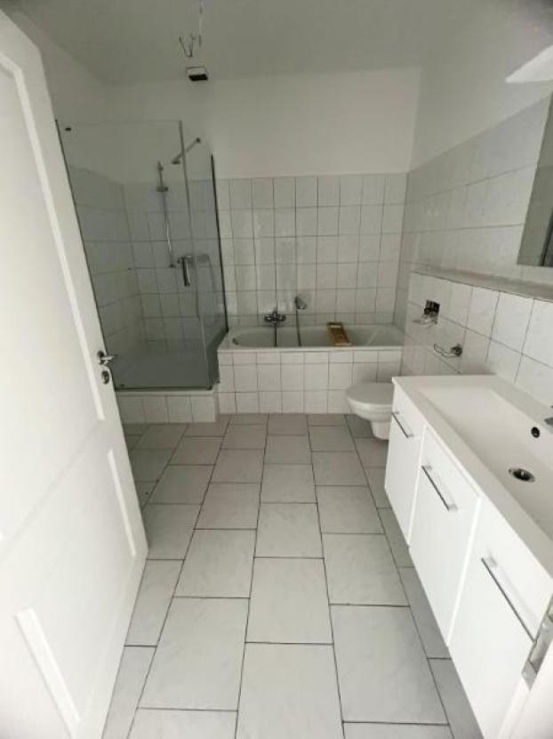 14 Bad nach Sanierung Beispiel 2