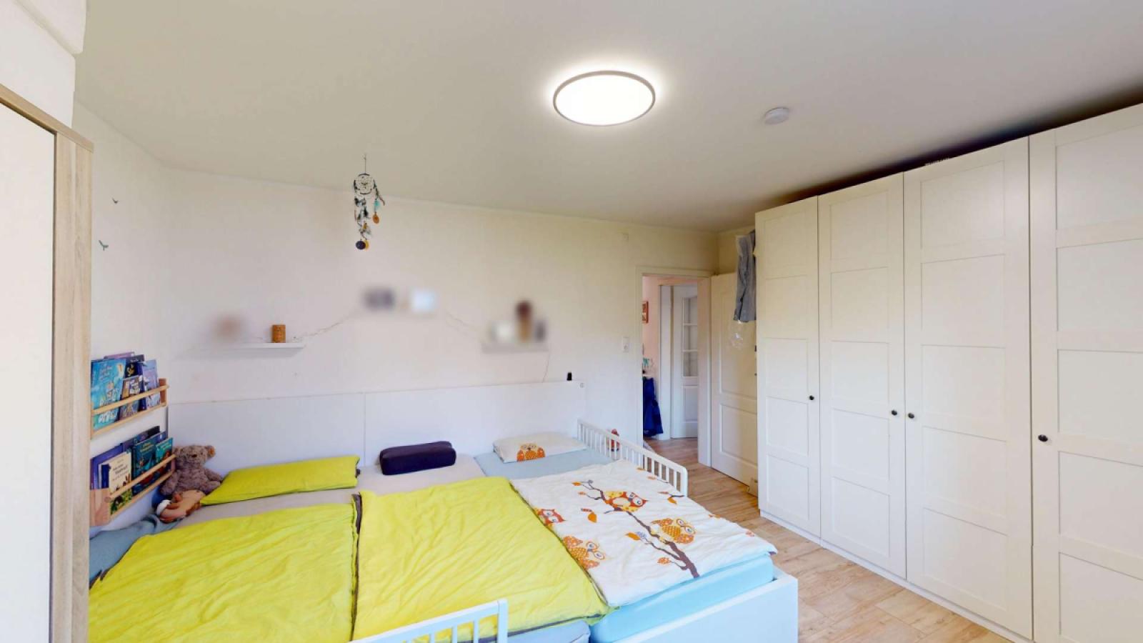 Schlafzimmer 1