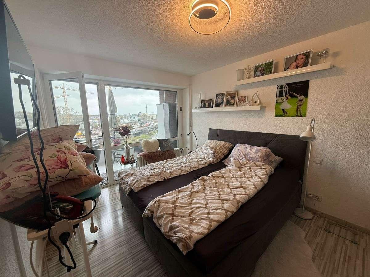 Schlafzimmer mit Balkon 2