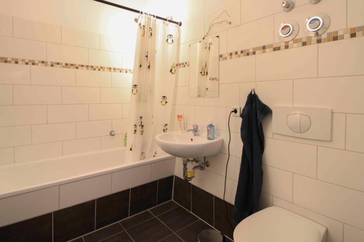 Badezimmer mit Badewanne