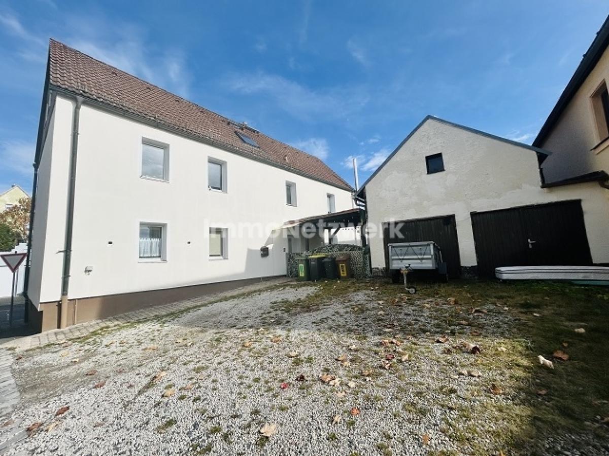 Ansicht gesamt mit Garagen