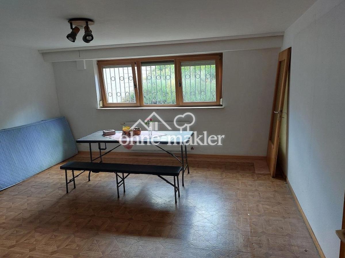 Souterrain Wohnung
