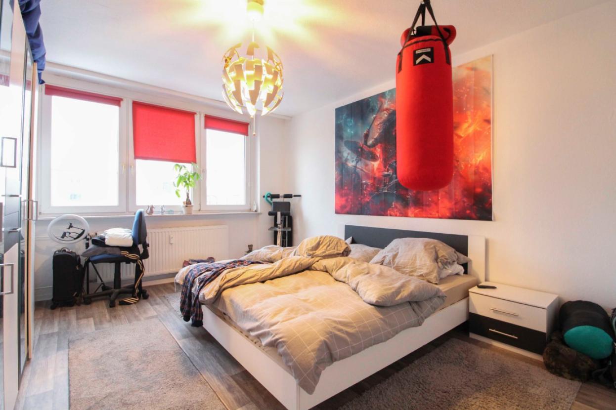 Schlafzimmer 1