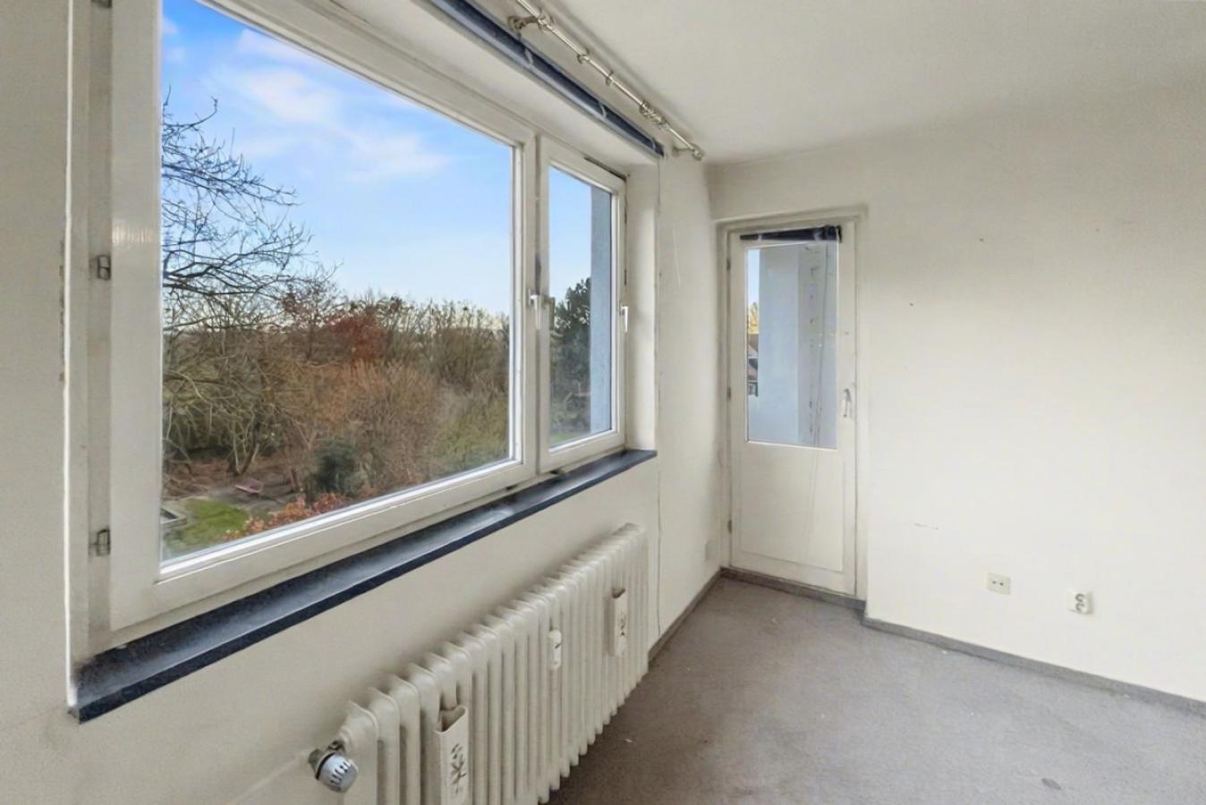 Wohnzimmer_mit_Zugang_Loggia